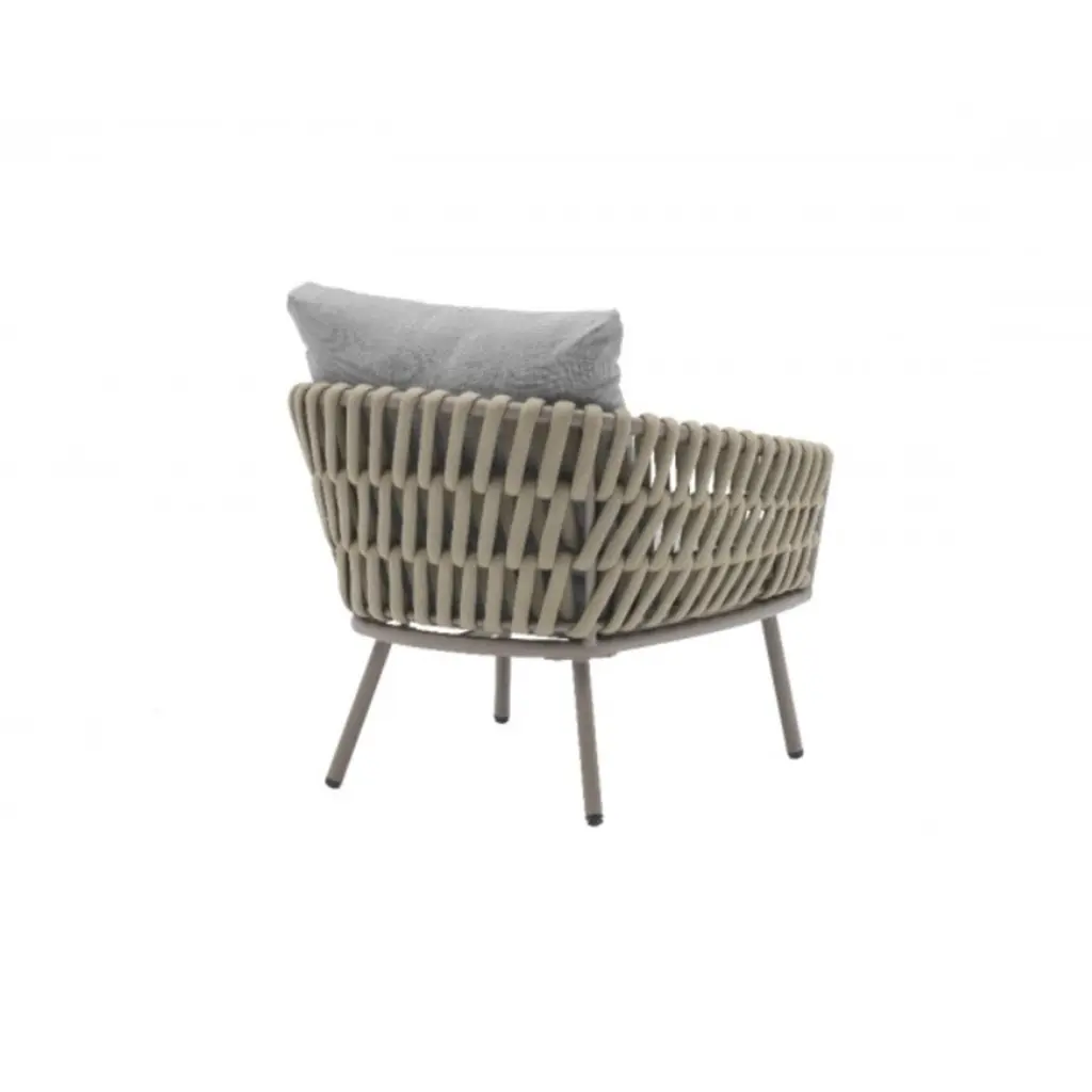 SET EXTERIOR SIDNEY 2.webp