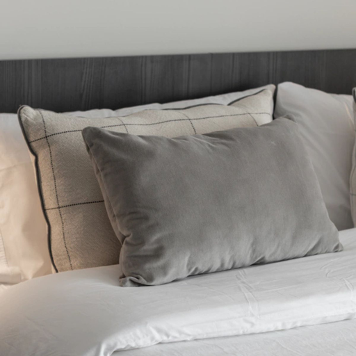 ALMOHADON GRIS ALGARROBO